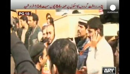 Un ataque talibán contra una escuela militar de Pakistán deja un centenar de muertos