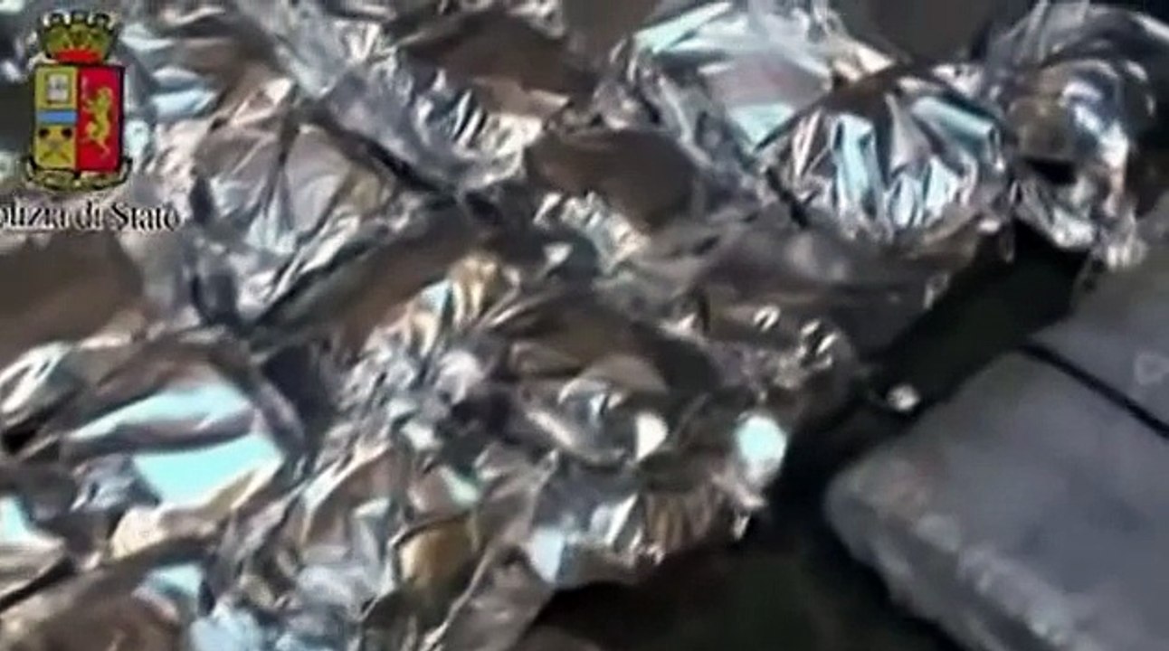 Roma - Corriere fermato su A1 con un quintale di droga (15.12.14)