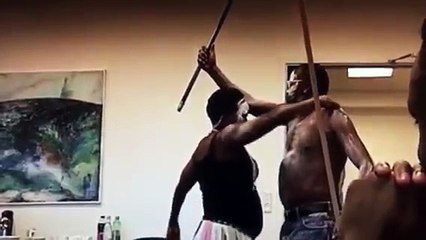 Ils fêtent la sélection de leur fils en pleine conférence de presse