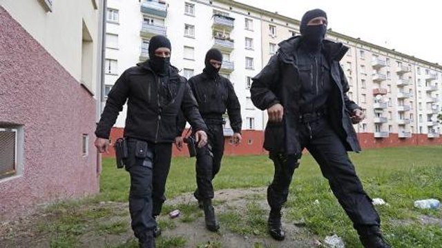 France busts cell recruiting Syria fighters