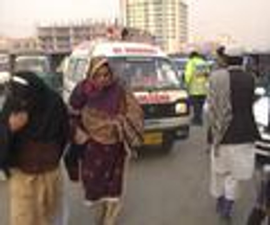 Pakistan'da okula silahlı baskın