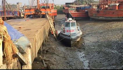 Police boat ready for duty after flow tide