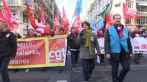 Paris: les salariés du commerce manifestent contre le travail dominical