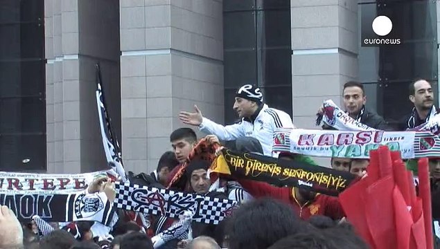 Turkey: Beşiktaş football fans on trial for plotting anti-government coup