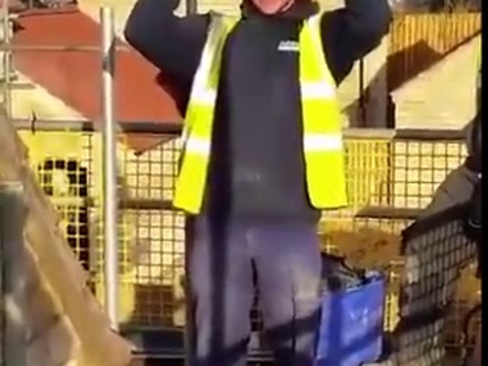 (110) Classic Builders Prank