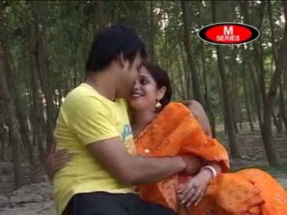 Bengali Romantic Folk Song | Amar Nithur Bondhu Gelisch Bhule | Bengali Sad Song