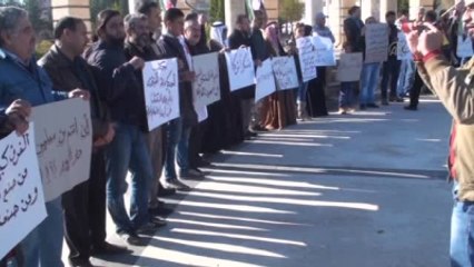 Suriyeliler Geçici Hükümeti Protesto Etti