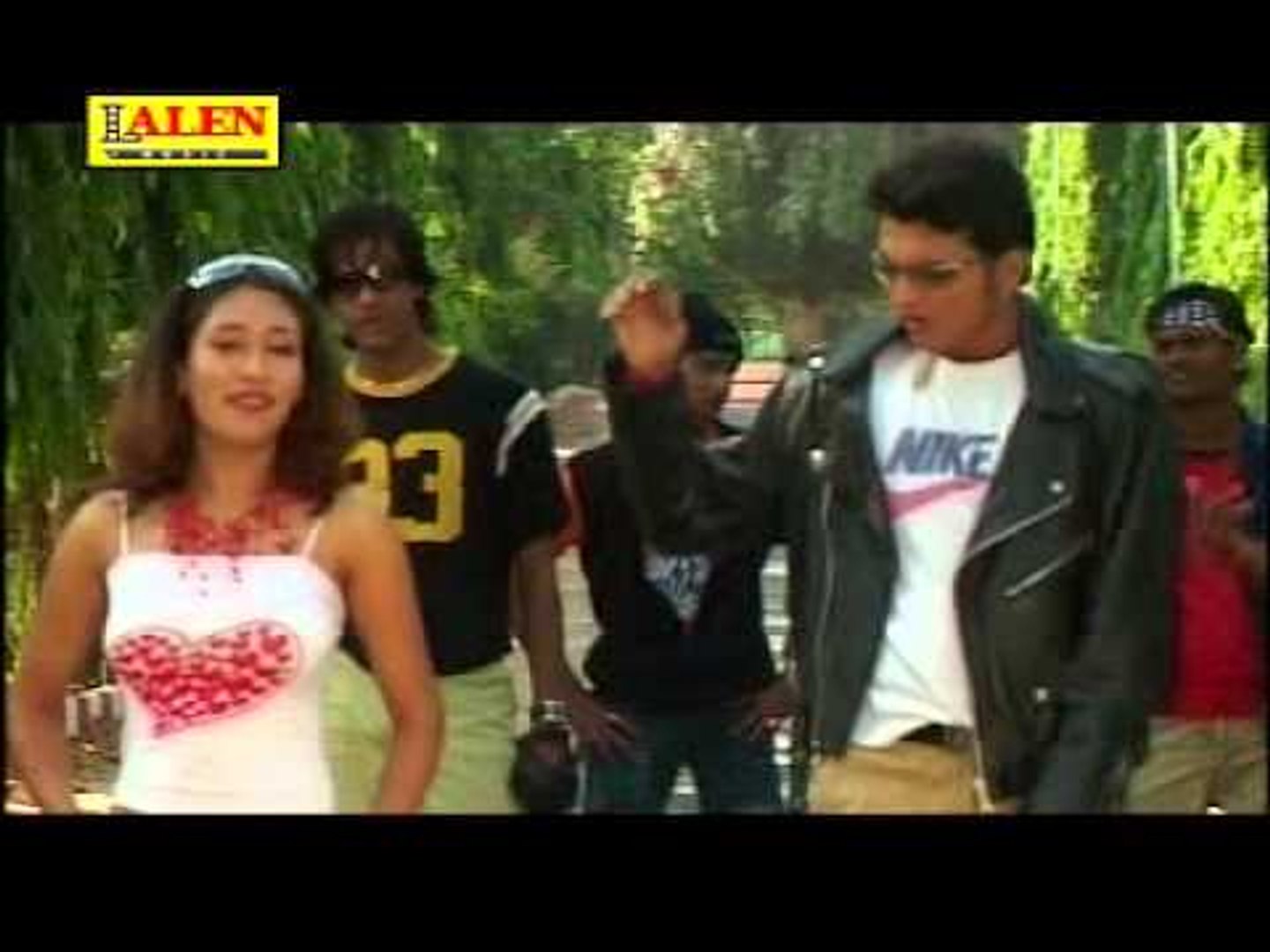 ⁣Chhori Tu Garam Masala | New Gujarati Dance Video Song | Love Song
