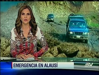 Emergencia en Alausí por derrumbe que dejó bloqueada vía de acceso