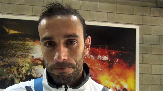 Καταλά στο Balla (ΑΠΟΕΛ-ΑΕΚ)