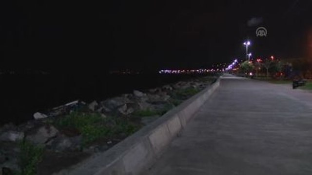 Tekne Kayalıklara Çarptı: 1 Kişi Kayıp