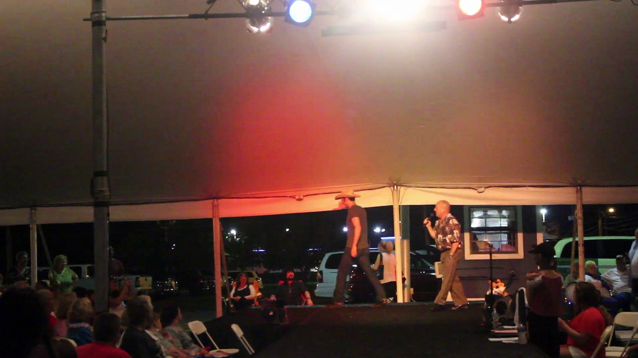 Troy Gentry talks to the crowd at Elvis Week 2013 video