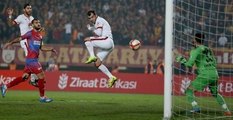 Galatasaray'la Dalga Geçen Kaleci, Dalga Konusu Oldu