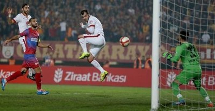 Galatasaray'la Dalga Geçen Kaleci, Dalga Konusu Oldu