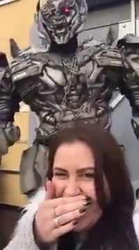 Megatron le méchant de Transformers déteste les Selfies!