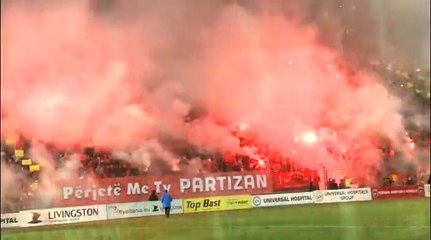 Atmosfera e derbit Partizani - Tirana. Guerrils