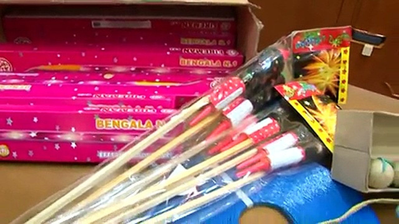 Mugnano (NA) - Botti illegali, sequestrate bombe carta a forma di babà (18.12.14)