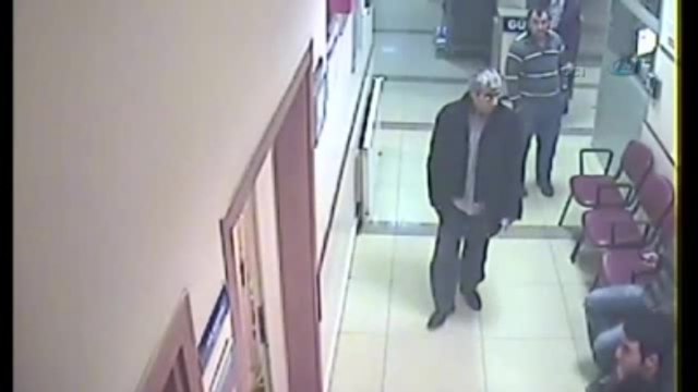 Erkek Hemşireye Kıskançlık Yumruğu