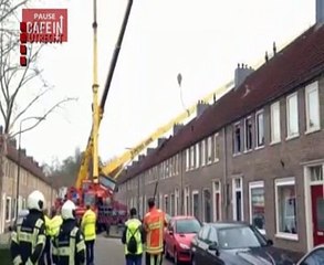 Une demande en mariage sur une grue, c'est le drame !