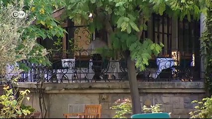 رافيولي فطر بورسيني مع صلصة النبيذ الفوار | يوروماكس