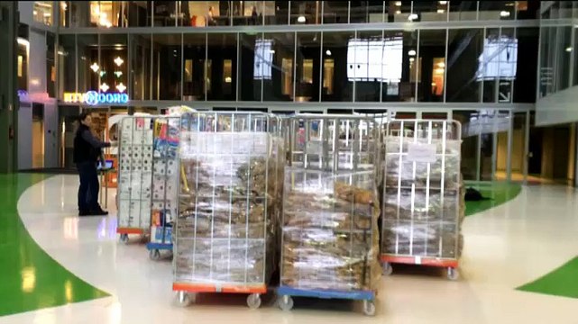 Beelden: Steeds meer producten voor Voedselbank in Mediacentrale - RTV Noord