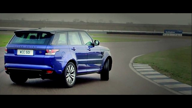 Le Range Rover Sport SVR glisse sur le circuit de Rockingham