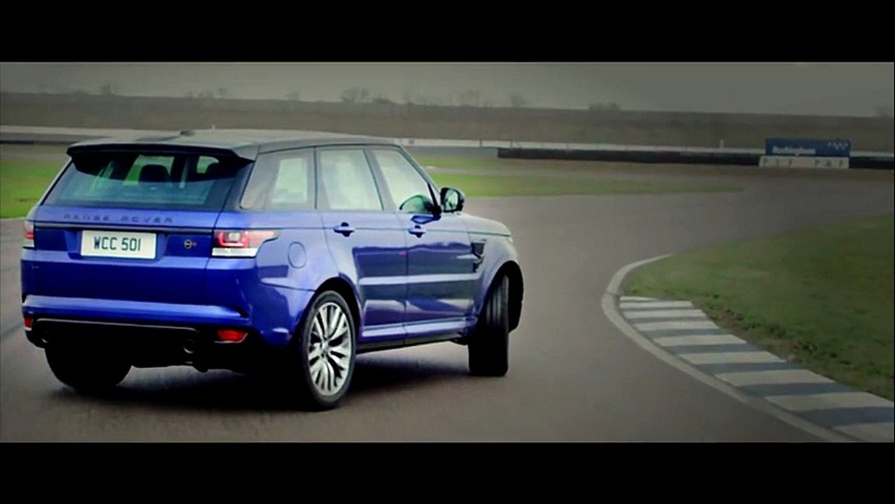Le Range Rover Sport SVR glisse sur le circuit de Rockingham