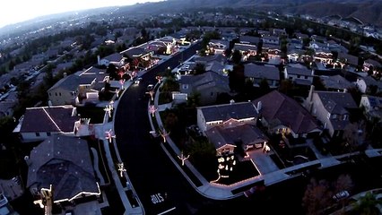 Vous Imaginez Jamais Ce Que Ces Maisons Font Quand Le Soleil Se Couche. Chef D'oeuvre!