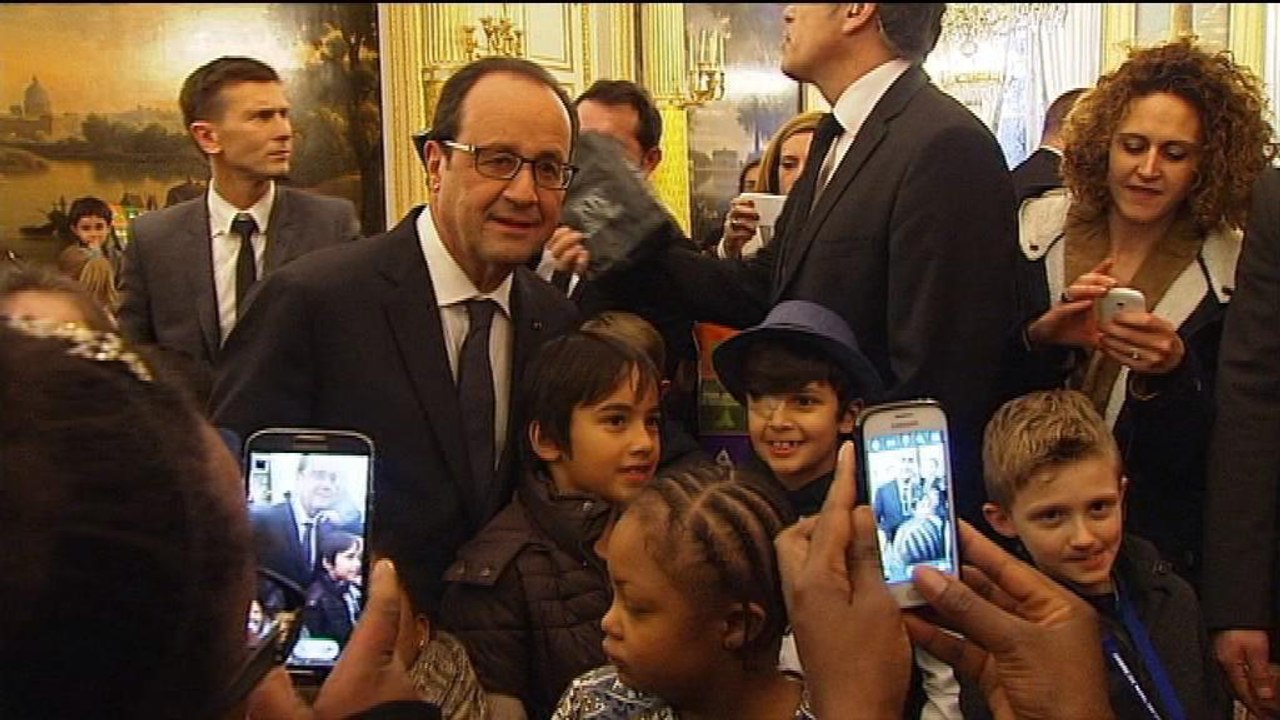 Noël à l'Elysée: "François Hollande, tu peux prendre une photo avec ma maman?"