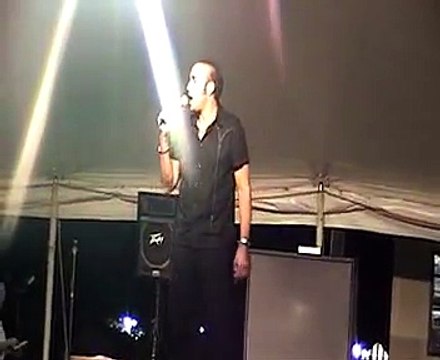 Mario Kombou sings Alcapulco at Elvis Week 2005 video