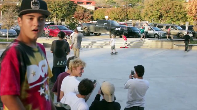 Hoverboard avec des souffleurs de feuilles