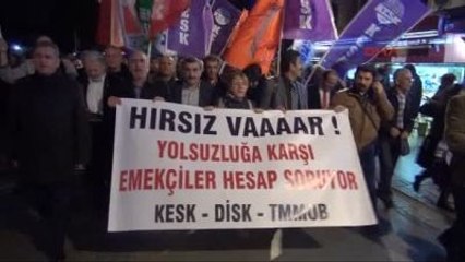 Yağmur Altında 17 Aralık Protestosu