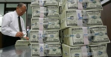 FED Faiz Artırımına Gitmedi, Rekor Kıran Dolar 2.30'a Geriledi