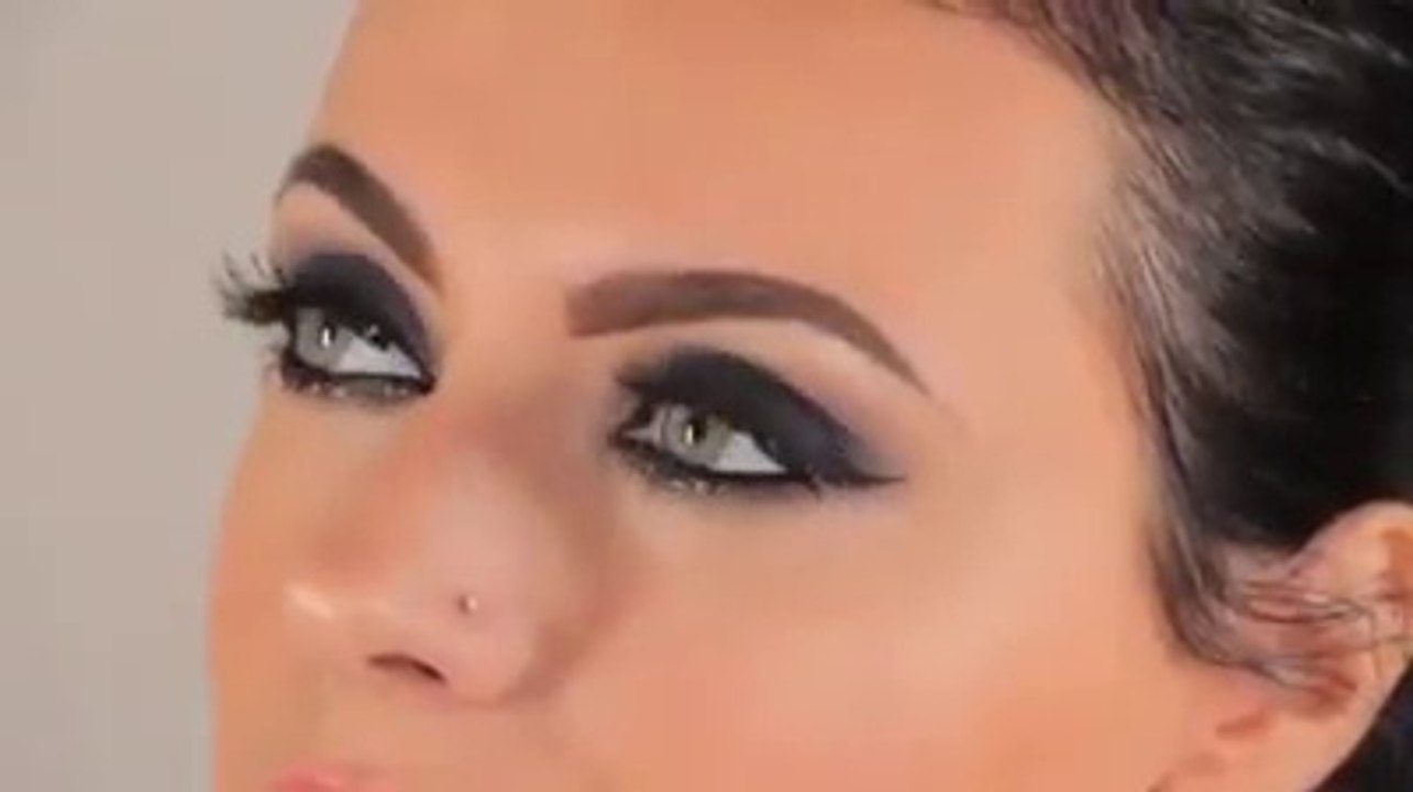 Smokey eye with a dash of glitter