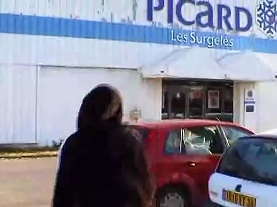 Auk (Rémi GAILLARD) BY place 2 Hina khan