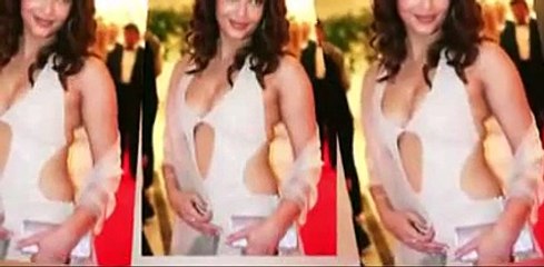 Aishwarya Rai's DISASTROUS WARDROBE MALFUNCTION - By BollyWoodFlashy