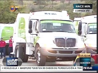 Entregan 60 camiones compactadores de basura