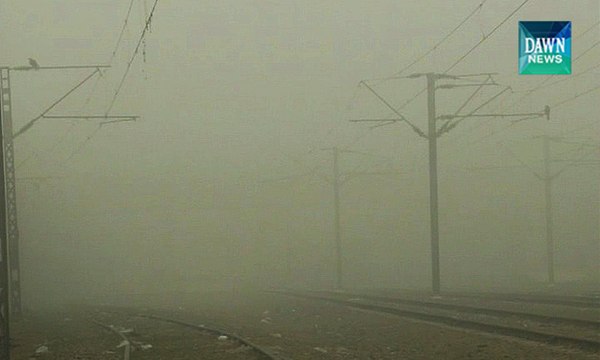 Dense fog blankets different areas in Punjab