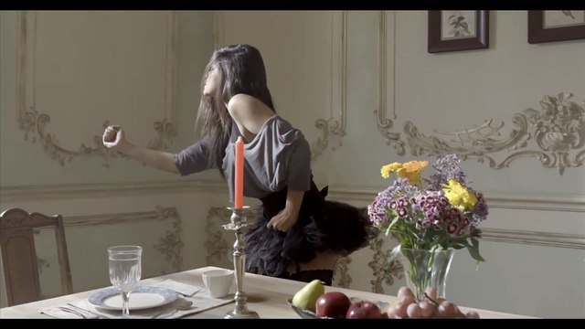 Maite Perroni - -Vas A Querer Volver- (Video Oficial)