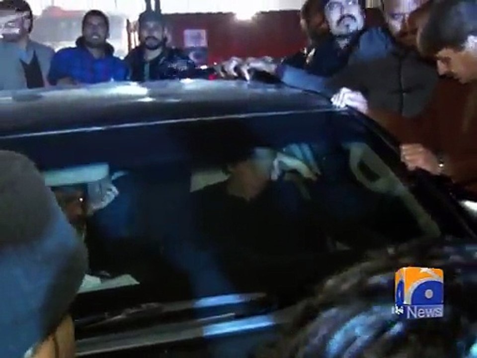 PTI supporters react over Imran's decision to e...