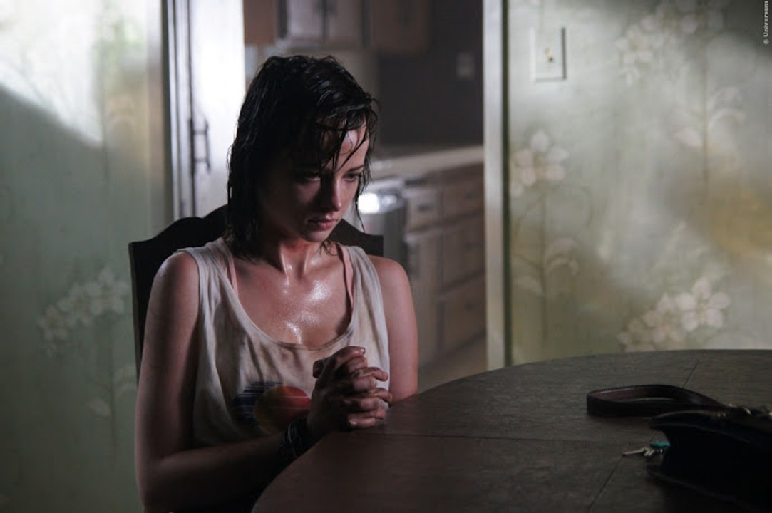 At The Devils Door Trailer (deutsch)