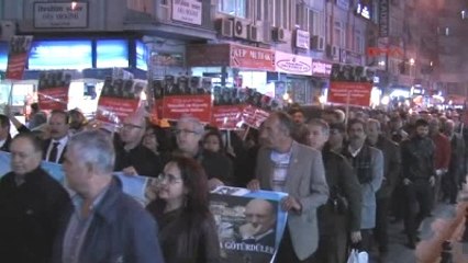 Balıkesir'de Meşaleli ve Düdüklü '17 Aralık' Protestosu