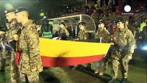 Wie im Ersten Weltkrieg: Deutsche und britische Soldaten spielen Fußball