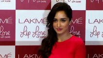 Shraddha Kapoor Will Give LIP LOVE to Hrithik Roshan ;);)  New Bollywood Movies News 2014 - By bollywood Flashy