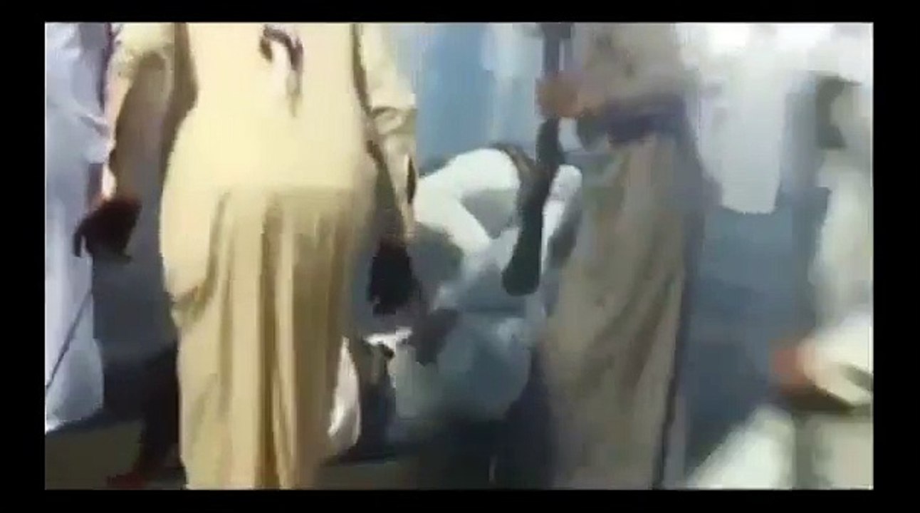 Un saoudien se troue les fesses lors d'une danse !