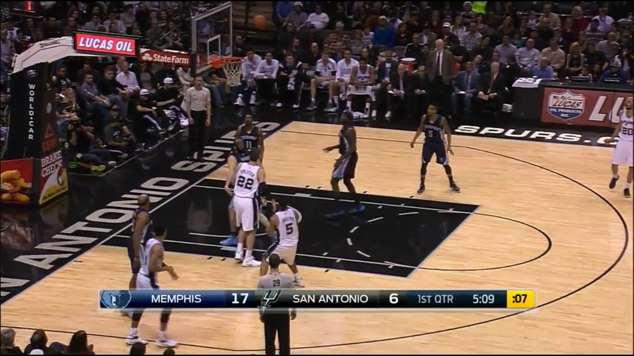 Boris Diaw spurs grizzlies