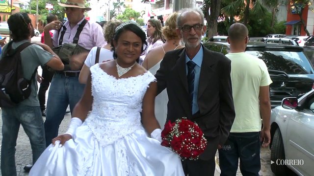 Casamento coletivo reconhece casais homoafetivos