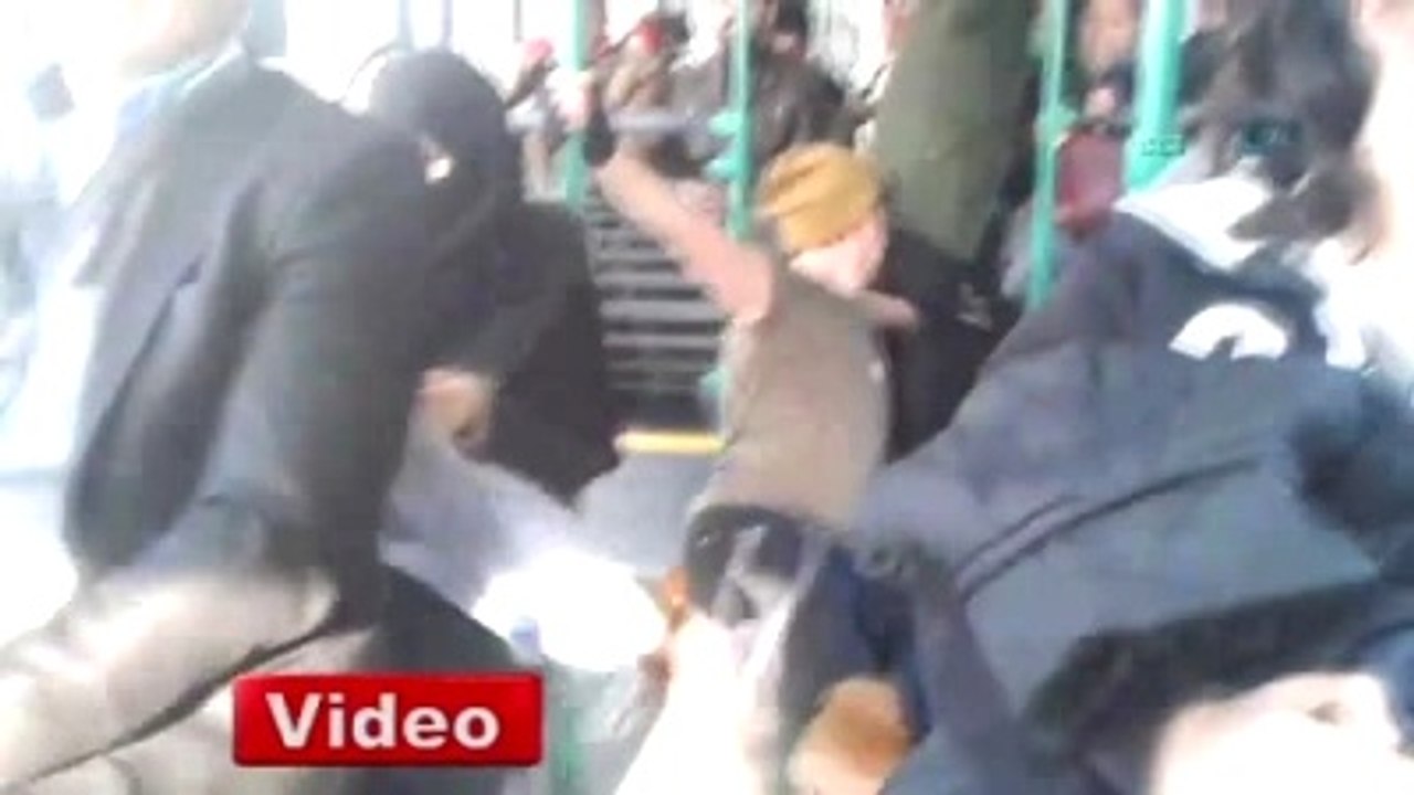 Gencin Otobüste Güldüren Dansı