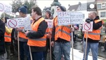 Giornata internazionale del migrante, a Calais i volontari di Emmaus protestano contro il 