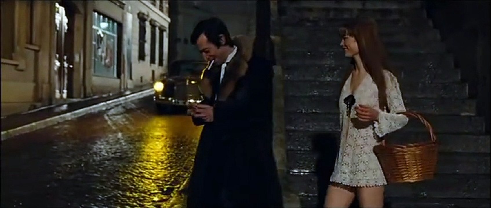 Gainsbourg - BIRKIN ET GAINSBOURG DANS LA RUE - Extrait 2